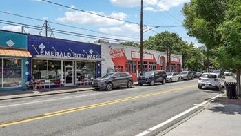 Walking distance to downtown glenwood, east atlanta village, and grant park